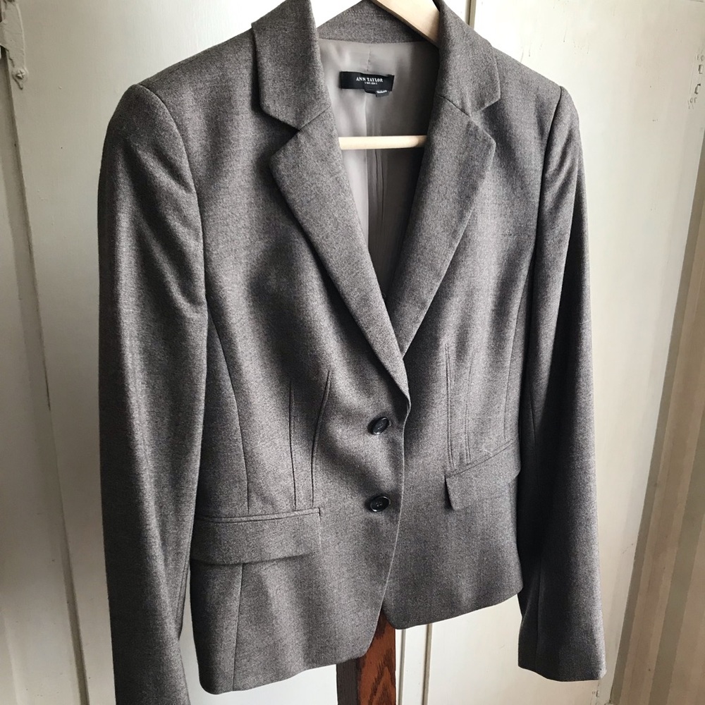Ann Taylor Size 2 Blazer